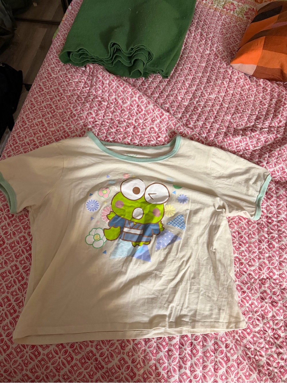 Plus Size 2X Hot Topic Sanrio Keroppi Wagara Cream Green Ringer Tee